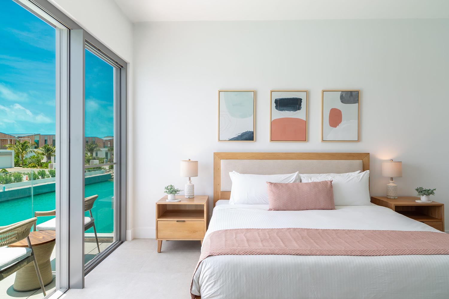 1 Bedroom Boathouse LuxuriaVacations