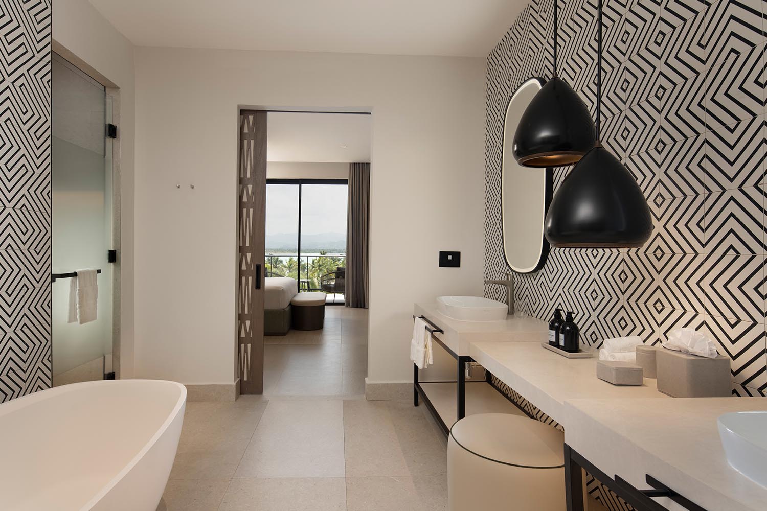 1 Bedroom Suite - 1 King Bed LuxuriaVacations