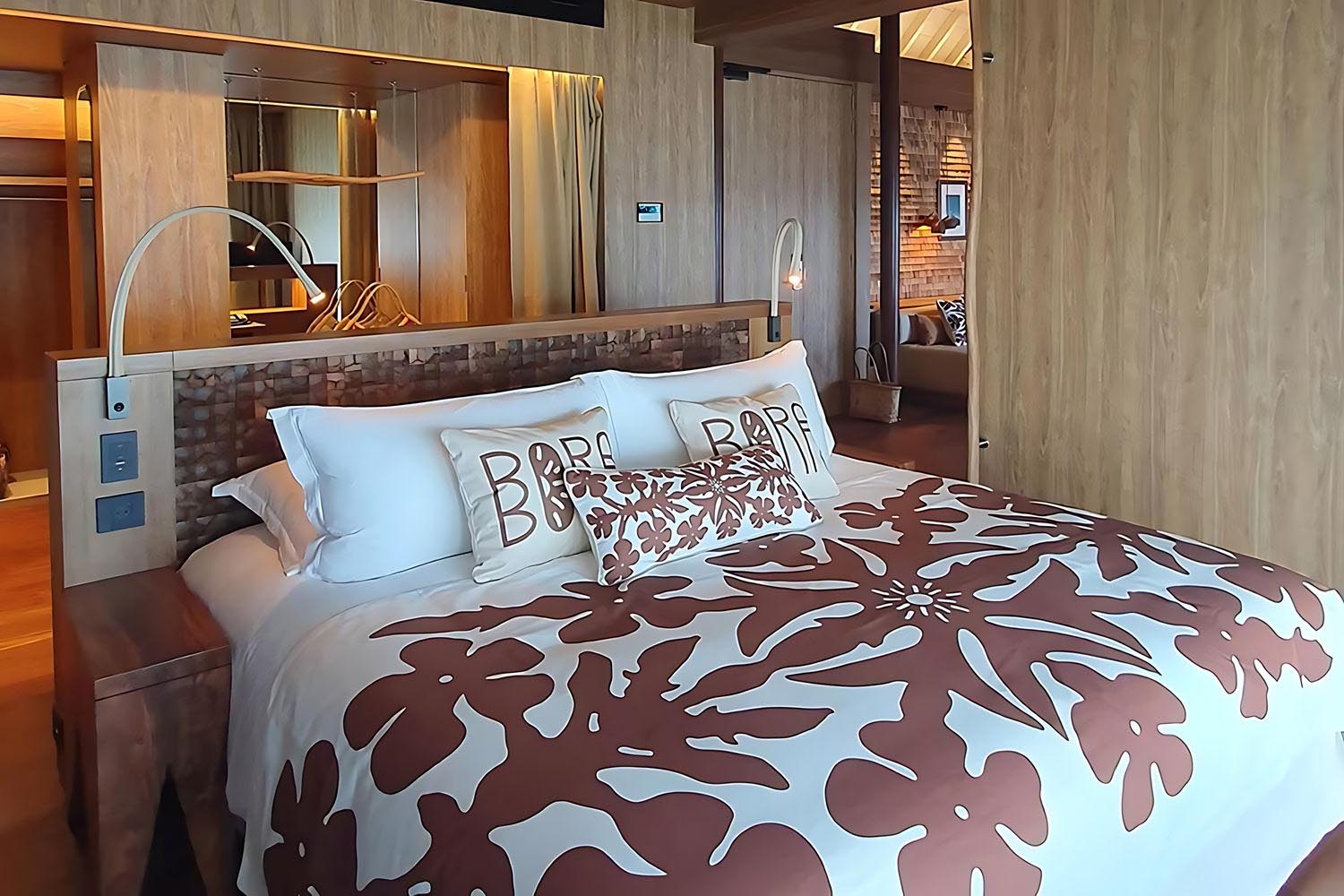 1 Bedroom Suite Overwater Villa Moorea Island View LuxuriaVacations