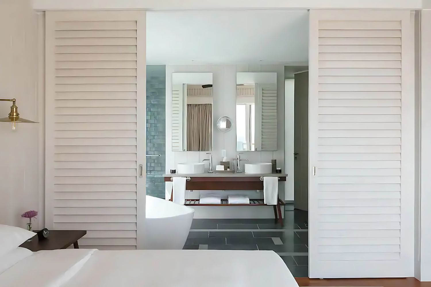 1 King Bed Beachside LuxuriaVacations