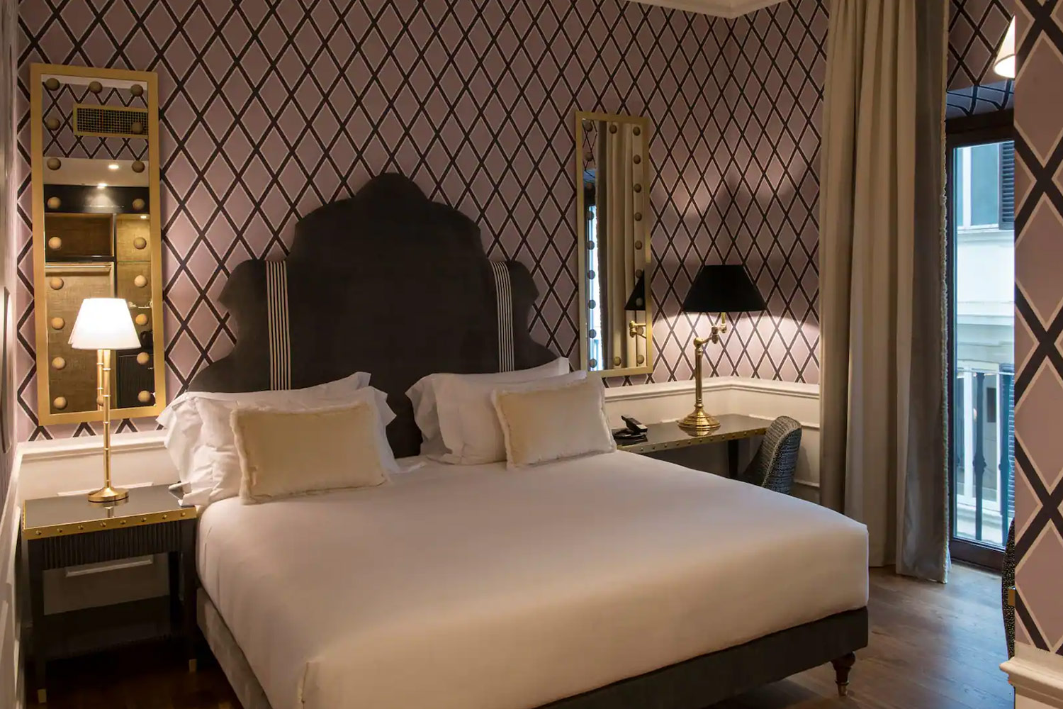 1 King Bed Deluxe LuxuriaVacations