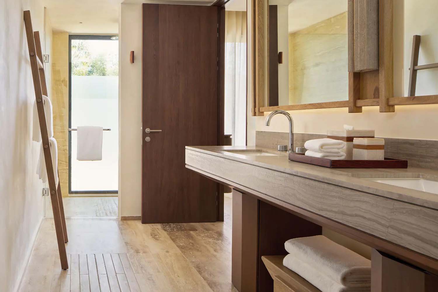 1 King Bed Lagoon Area LuxuriaVacations