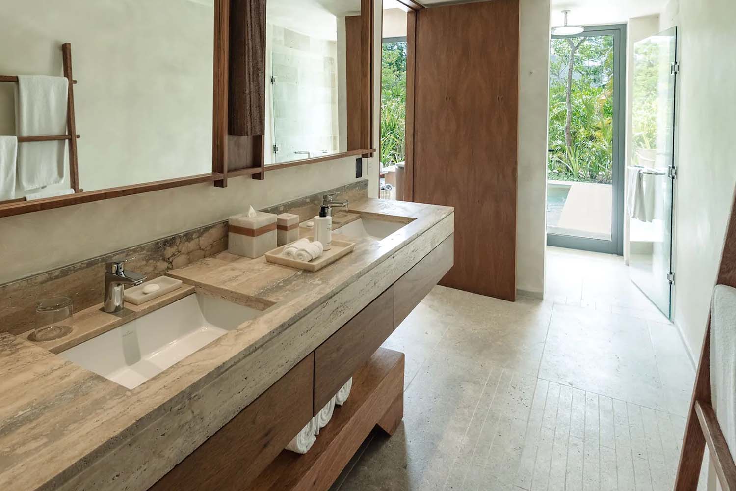 1 King Bed Lagoon Area (with Plunge Pool) LuxuriaVacations