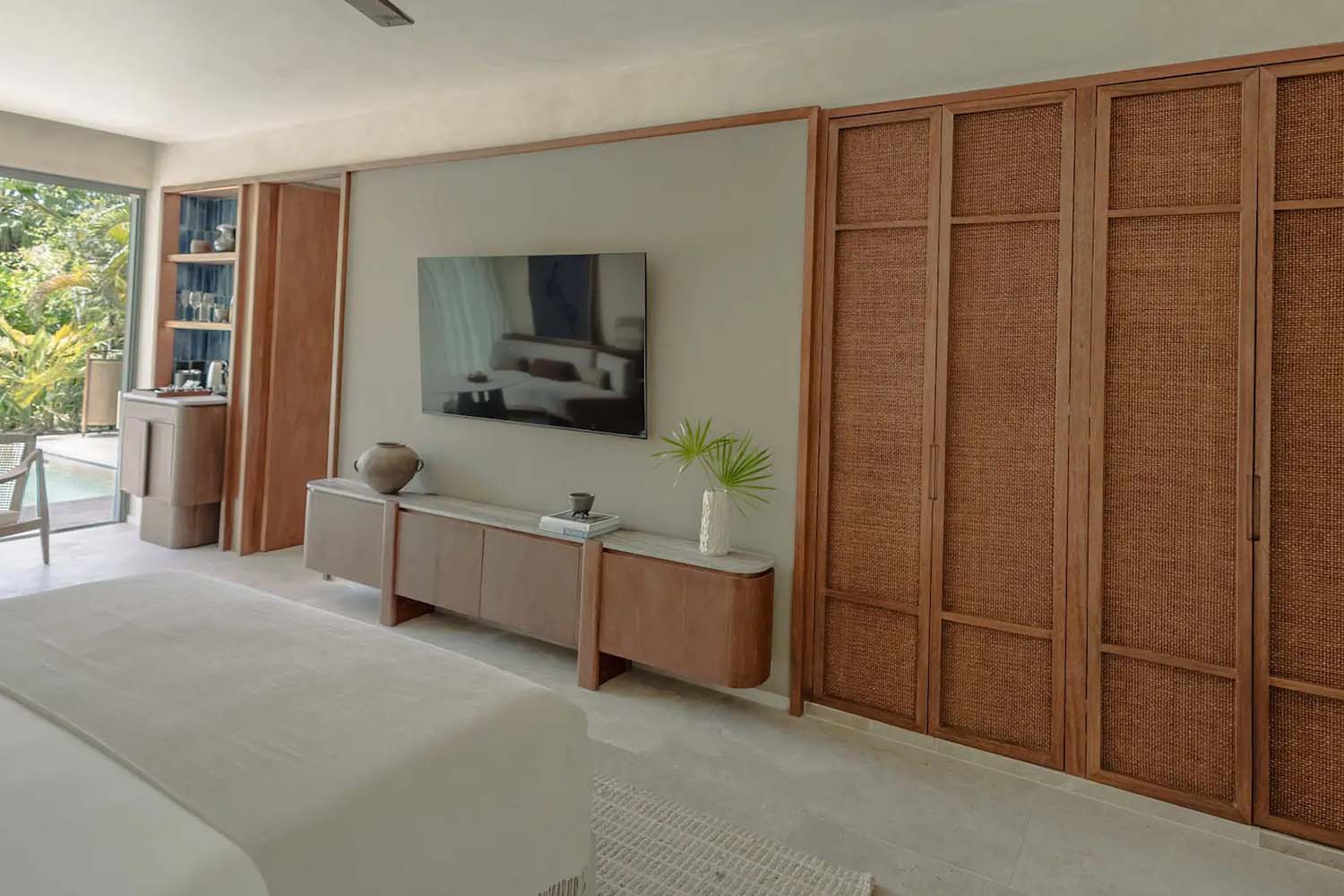 1 King Bed Lagoon Area (with Plunge Pool) LuxuriaVacations