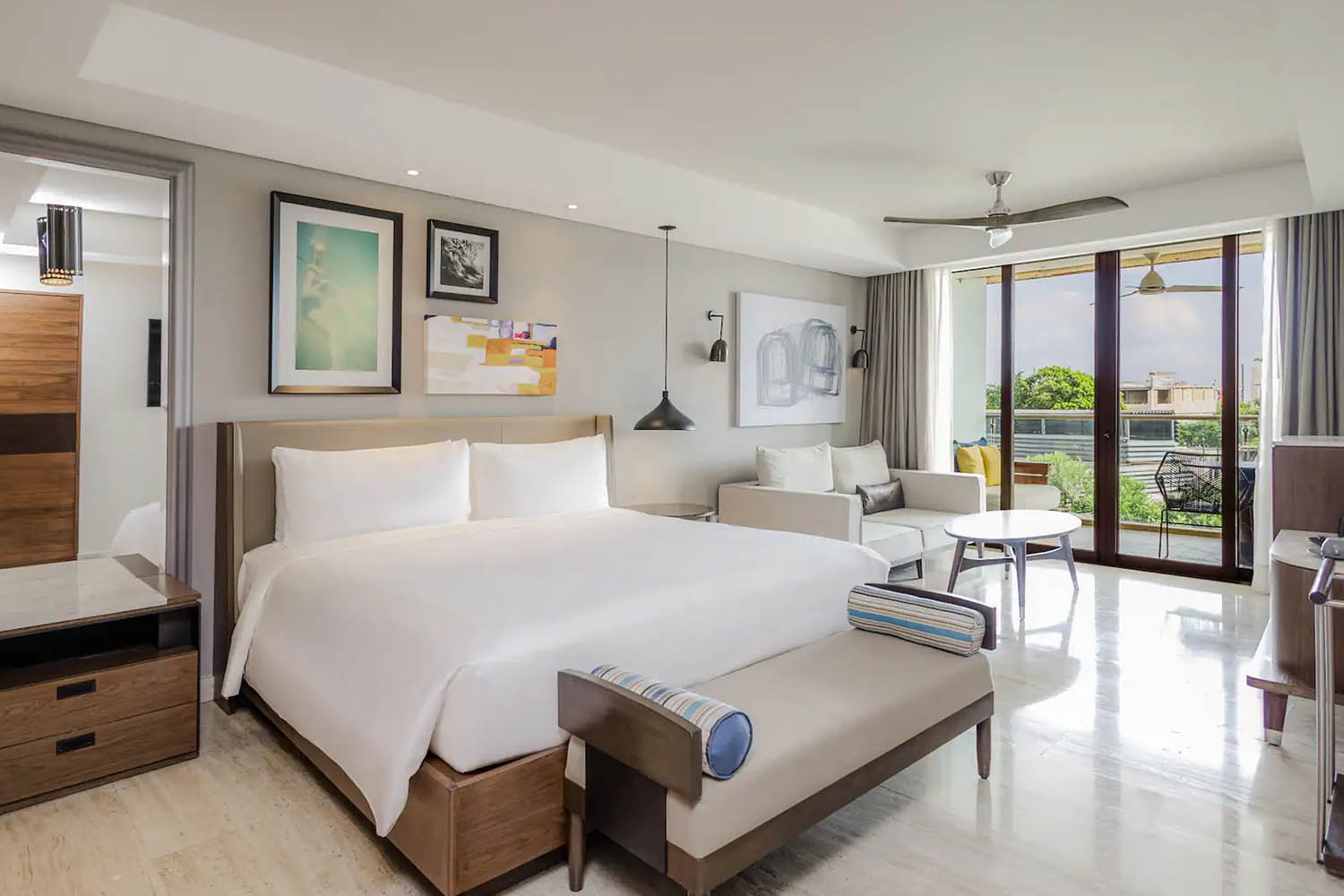 1 King Bed with Balcony Downtown House LuxuriaVacations