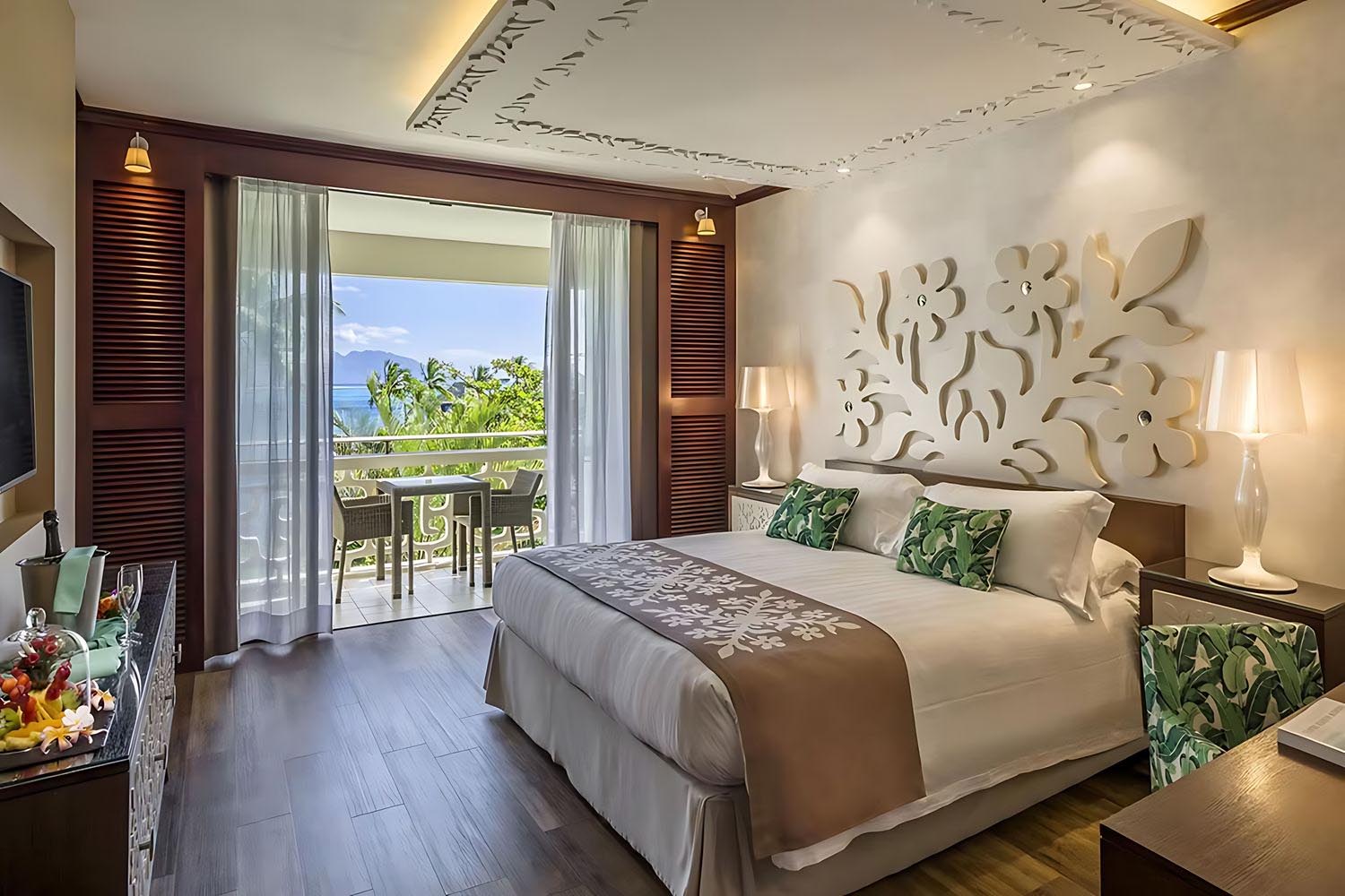 1 King Classic Moorea Island View LuxuriaVacations