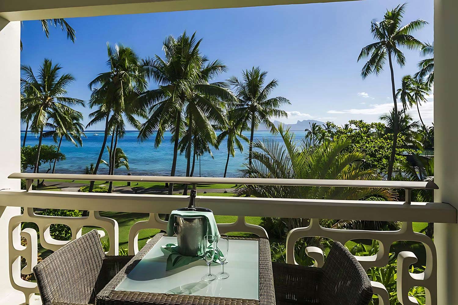 1 King Classic Ocean View LuxuriaVacations