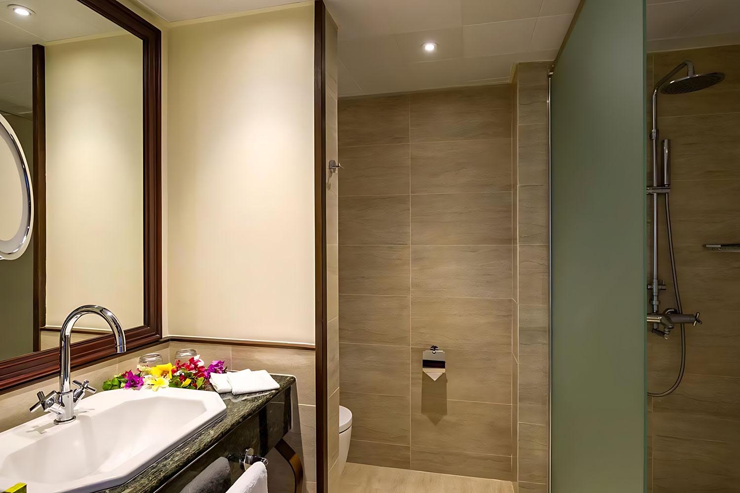 1 King Classic Ocean View LuxuriaVacations