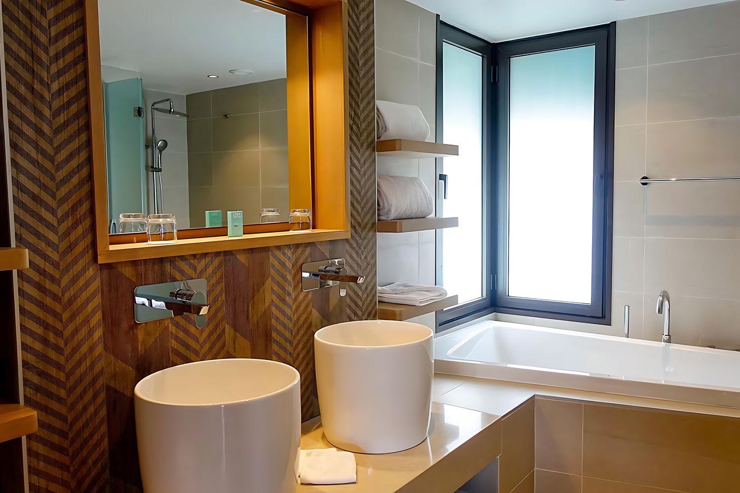 1 King Overwater Bungalow Ocean View LuxuriaVacations