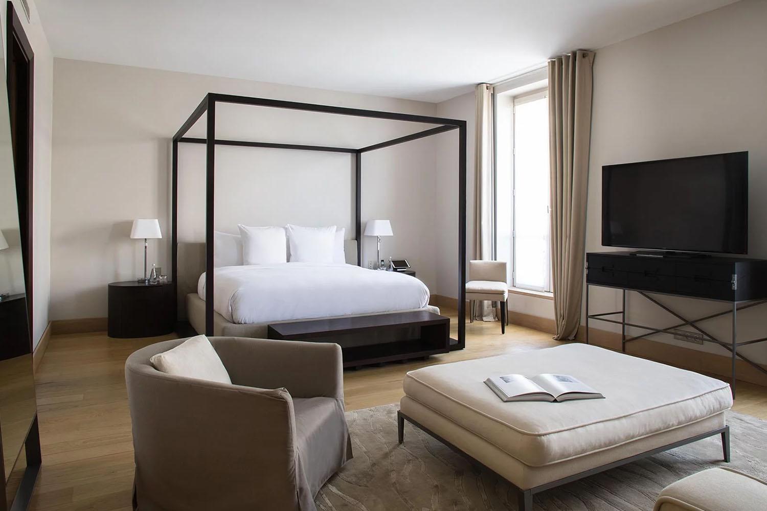 2 Bedroom Apartment Partial Eiffel Tower View LuxuriaVacations