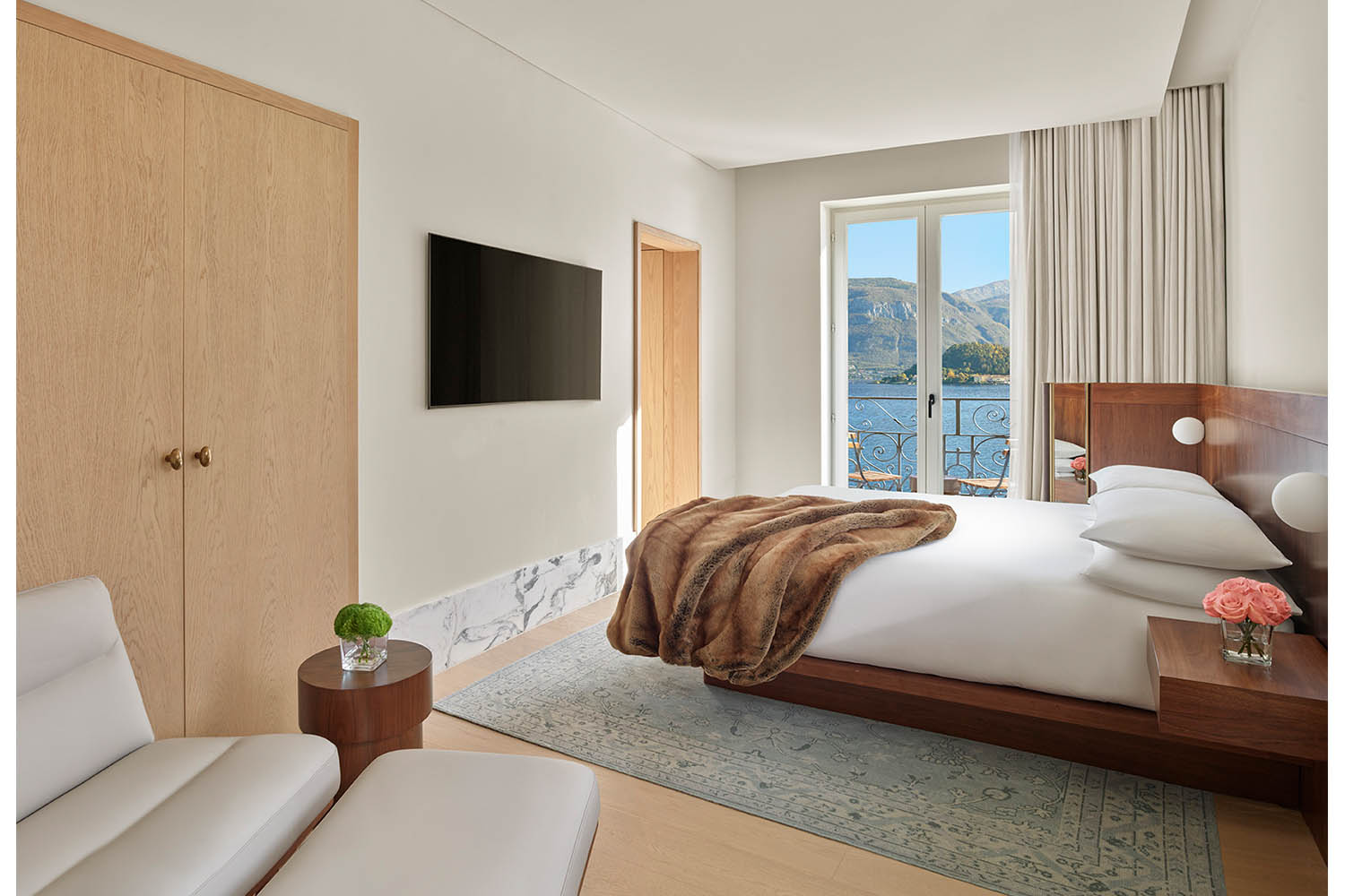 2 Bedroom Deluxe Suite, Bedroom 1: 1 King, Bedroom 2: 1 King, Lake view, Balcony LuxuriaVacations