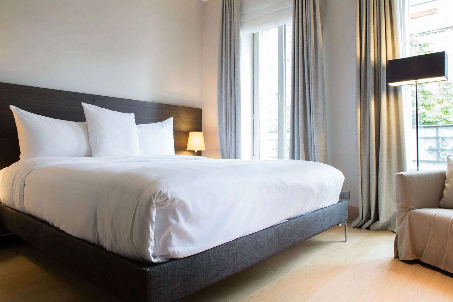 2 Bedroom Eiffel Apartment LuxuriaVacations