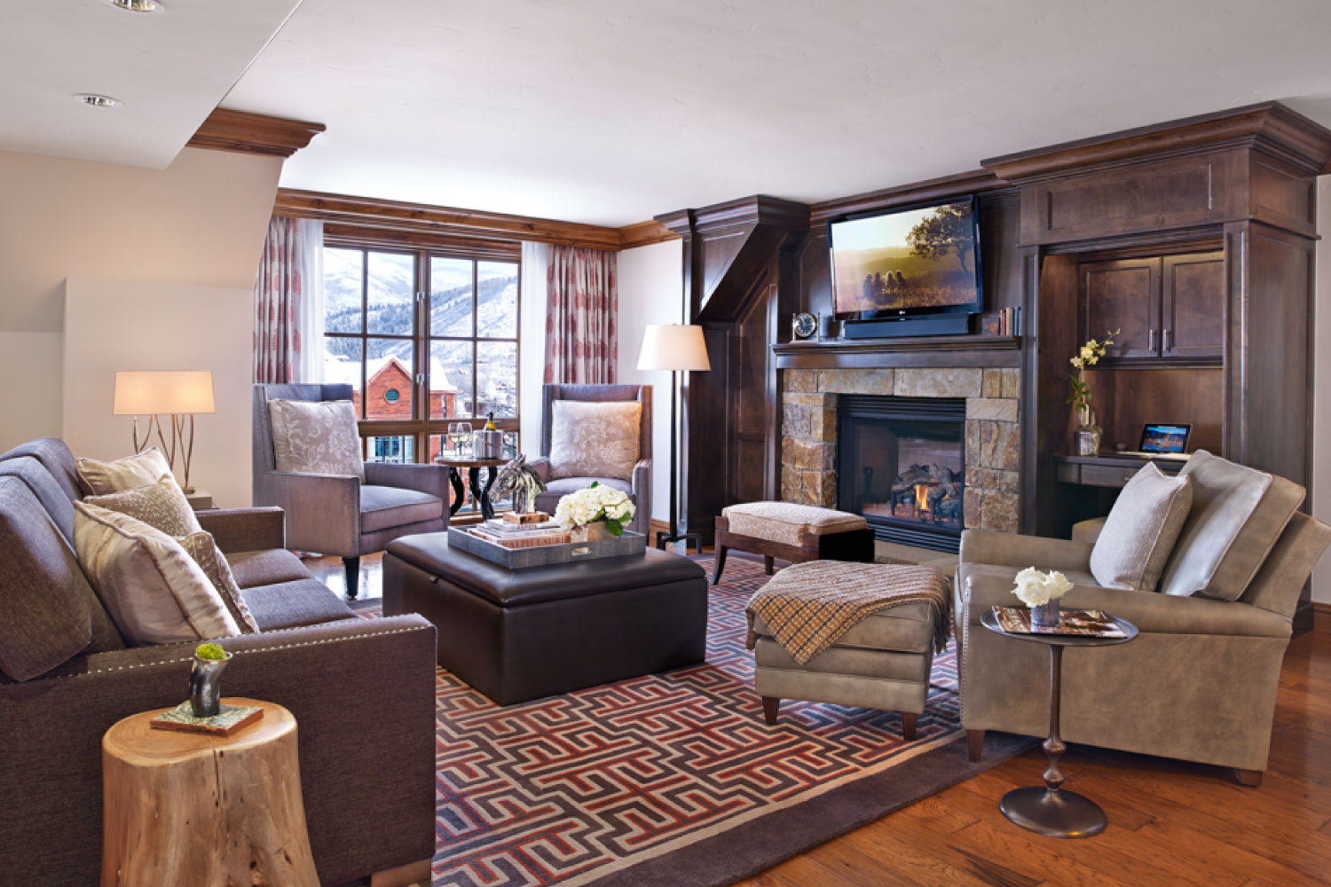 2 Bedroom Residence – 1600 sq ft LuxuriaVacations