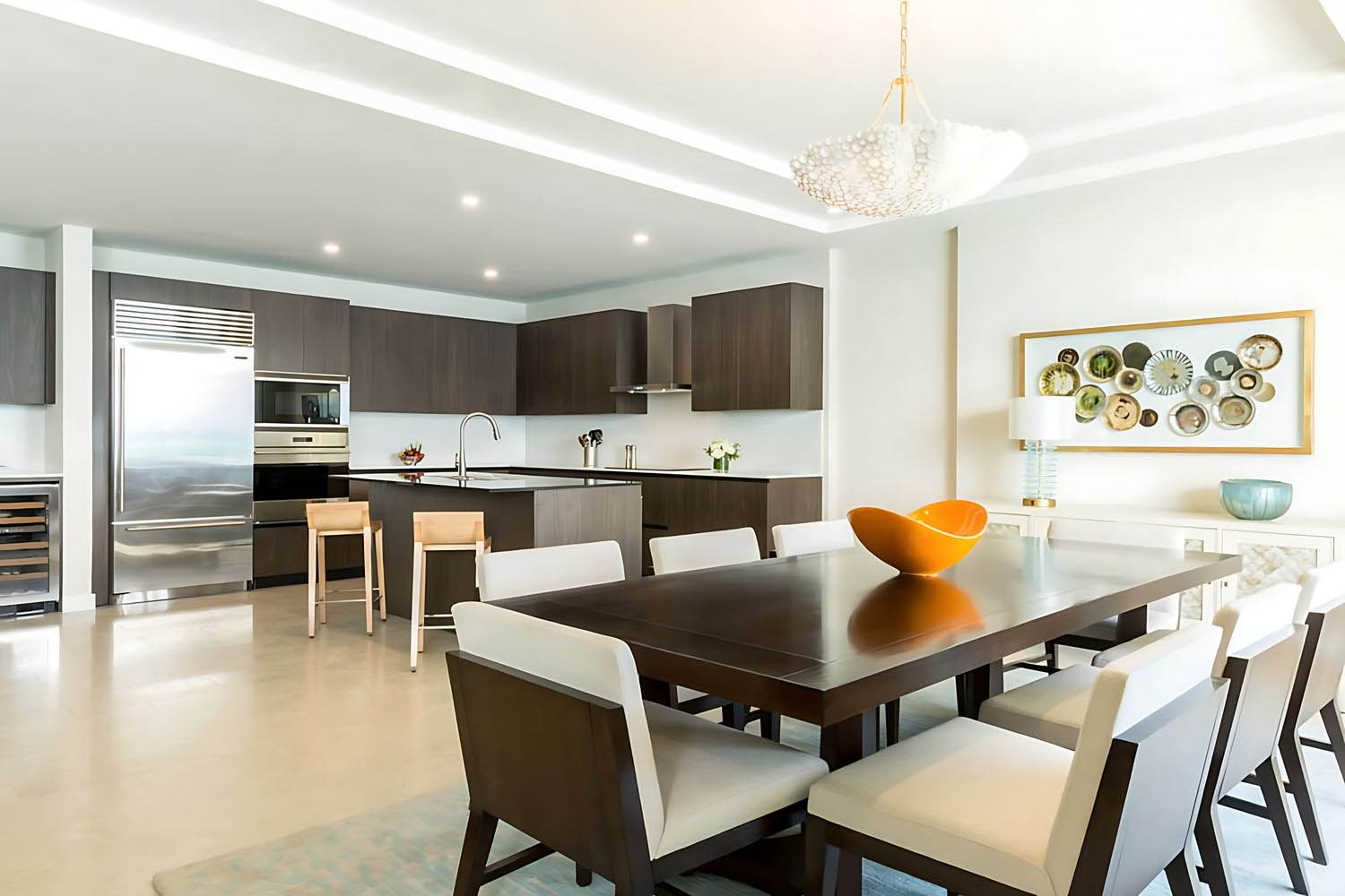 2 Bedroom Residence Bedroom 1: 1 King, Bedroom 2: 2 Queen, Oceanfront LuxuriaVacations