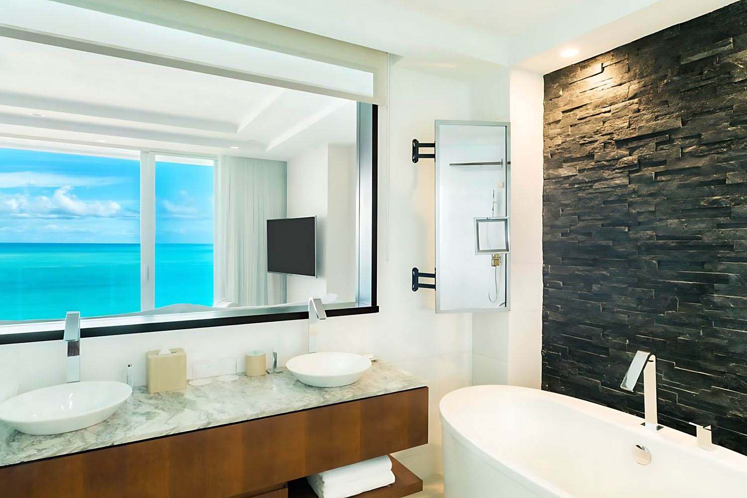 2 Bedroom Residence Bedroom 1: 1 King, Bedroom 2: 2 Queen, Oceanfront LuxuriaVacations