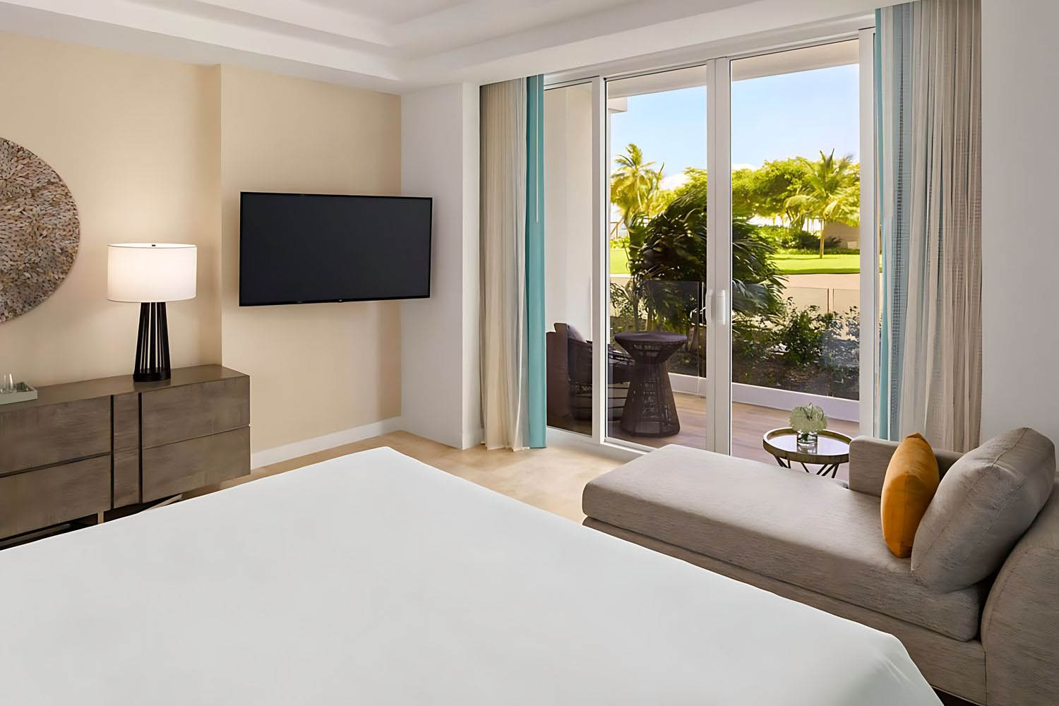 2 Bedroom Residence Bedroom 1: 1 King, Bedroom 2: 2 Queen, Resort view- LuxuriaVacations