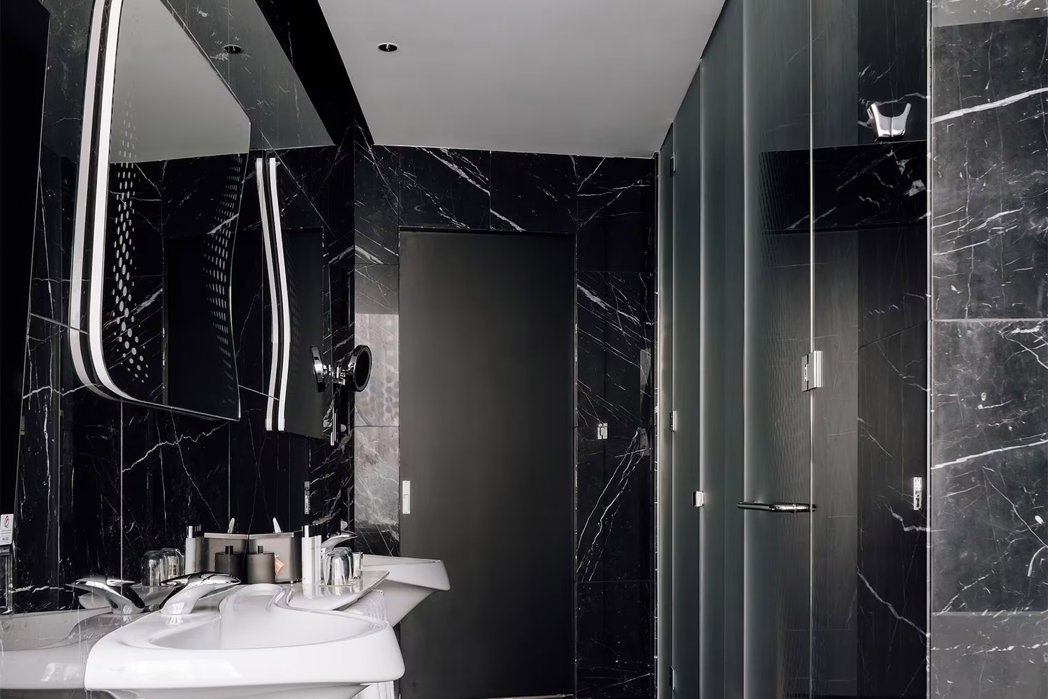 2 bedroom Ultimate ME+ Lounge & Jacuzzi LuxuriaVacations