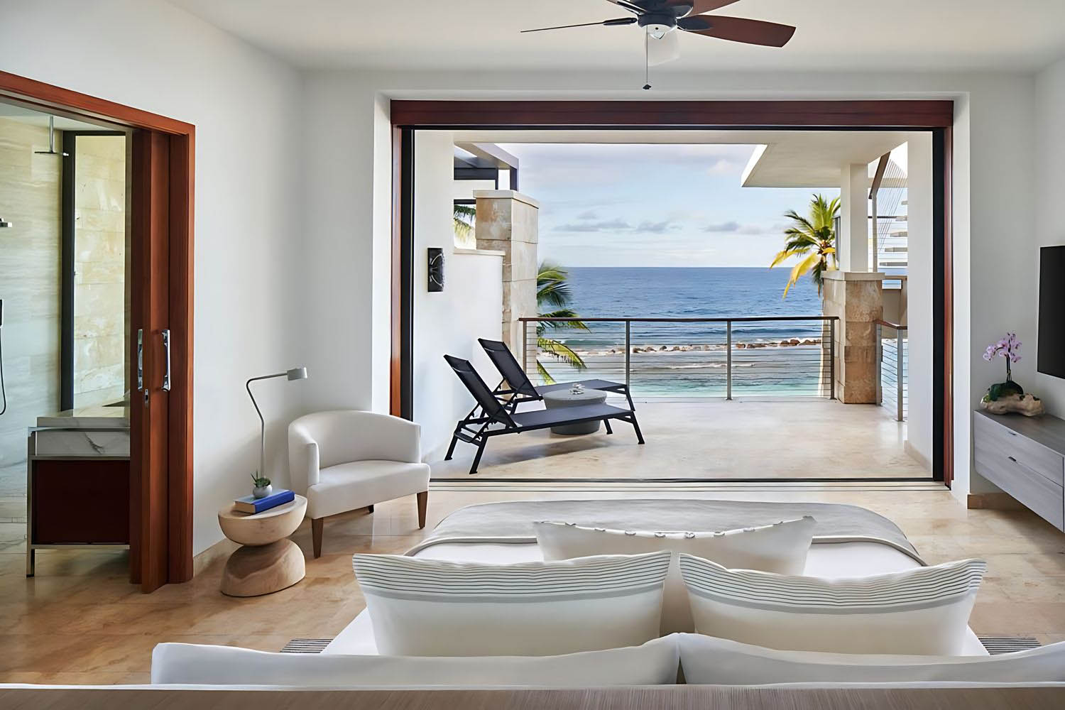 2 bedrooms on a middle floor 2 bedroom residence, oceanfront, balcony LuxuriaVacations