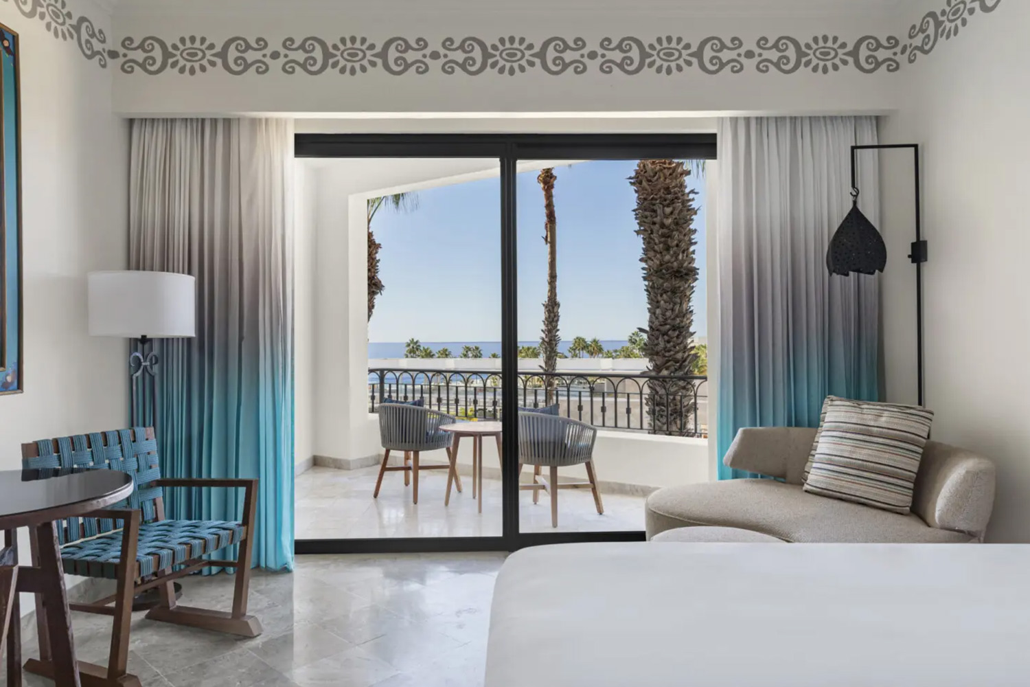 2 Queen Coastal Garden View Balcony LuxuriaVacations