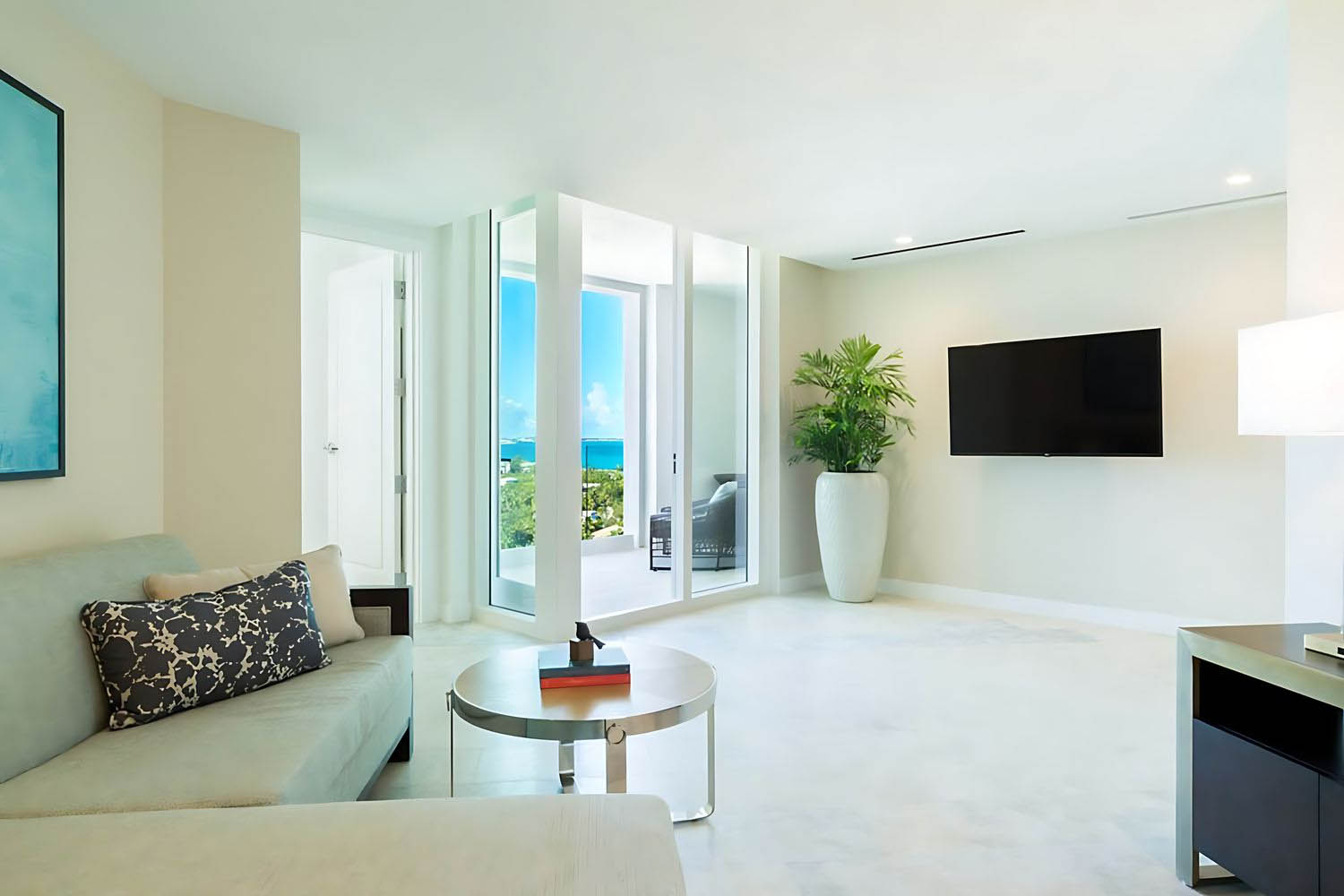 3 Bedroom Penthouse, Bedroom 1: 1 King, Bedroom 2: 1 King, Bedroom 3: 2 Queen, Oceanfront LuxuriaVacations