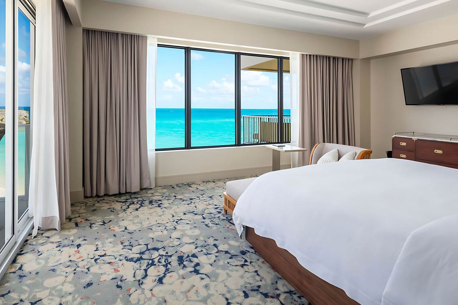 3 Bedroom Penthouse, Bedroom 1: 1 King, Bedroom 2: 2 Queen, Bedroom 3: 1 King, Oceanfront, Pool LuxuriaVacations