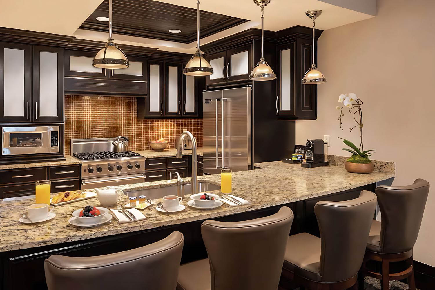 3 Bedroom Residence 1 King 3 Queens LuxuriaVacations