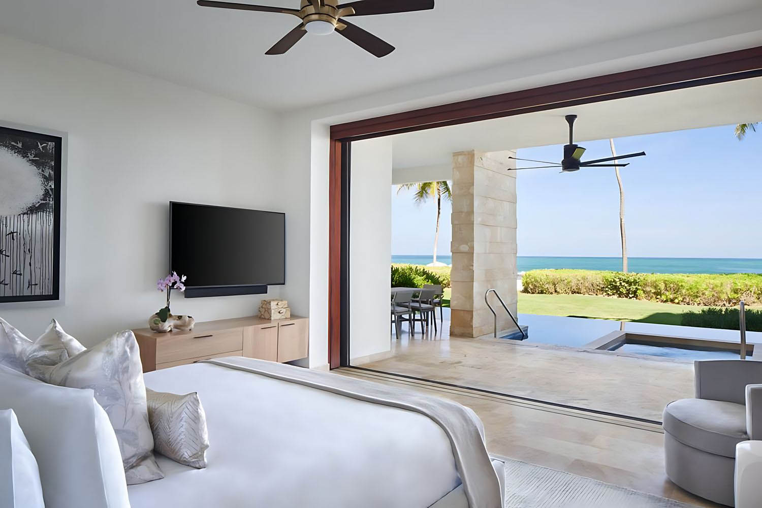 3 bedrooms and study on the ground floor 3 bedroom residence, oceanfront LuxuriaVacations