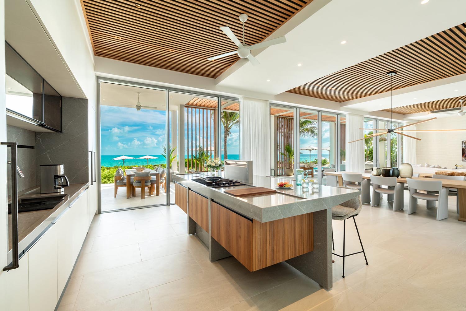 4 Bedroom Ocean Reef Estate LuxuriaVacations