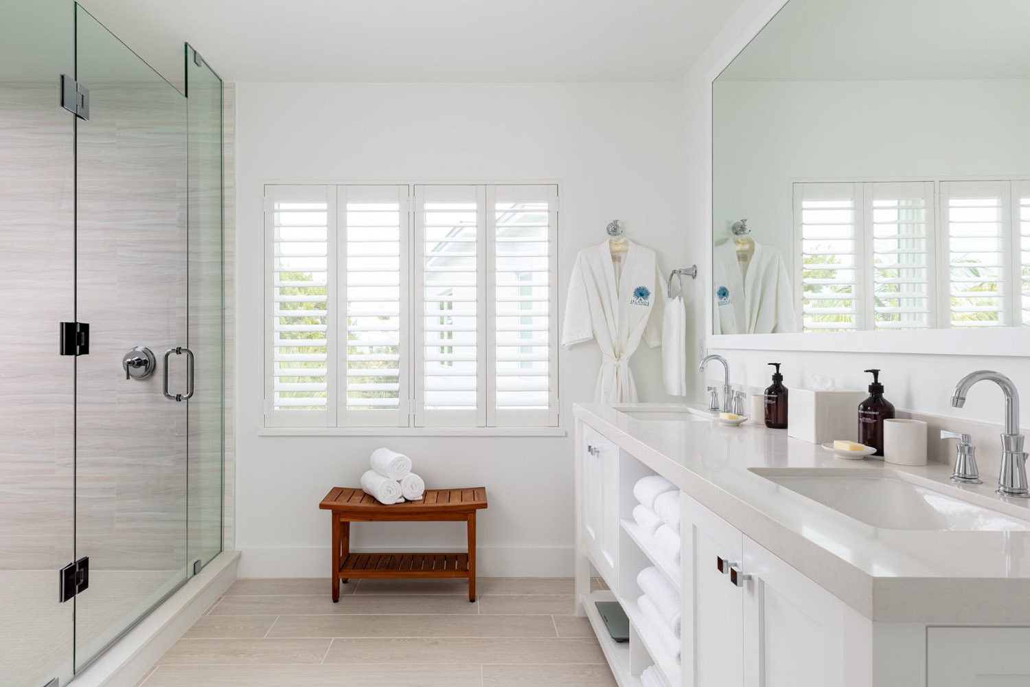 4 Bedroom Oceanfront Premium Villa- sleeps 10 LuxuriaVacations