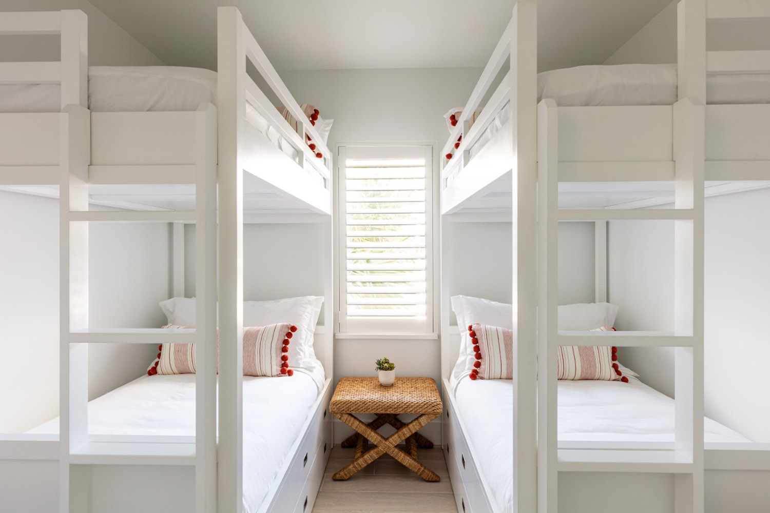 4 Bedroom Oceanview Villa with Bunks - sleeps 10 LuxuriaVacations