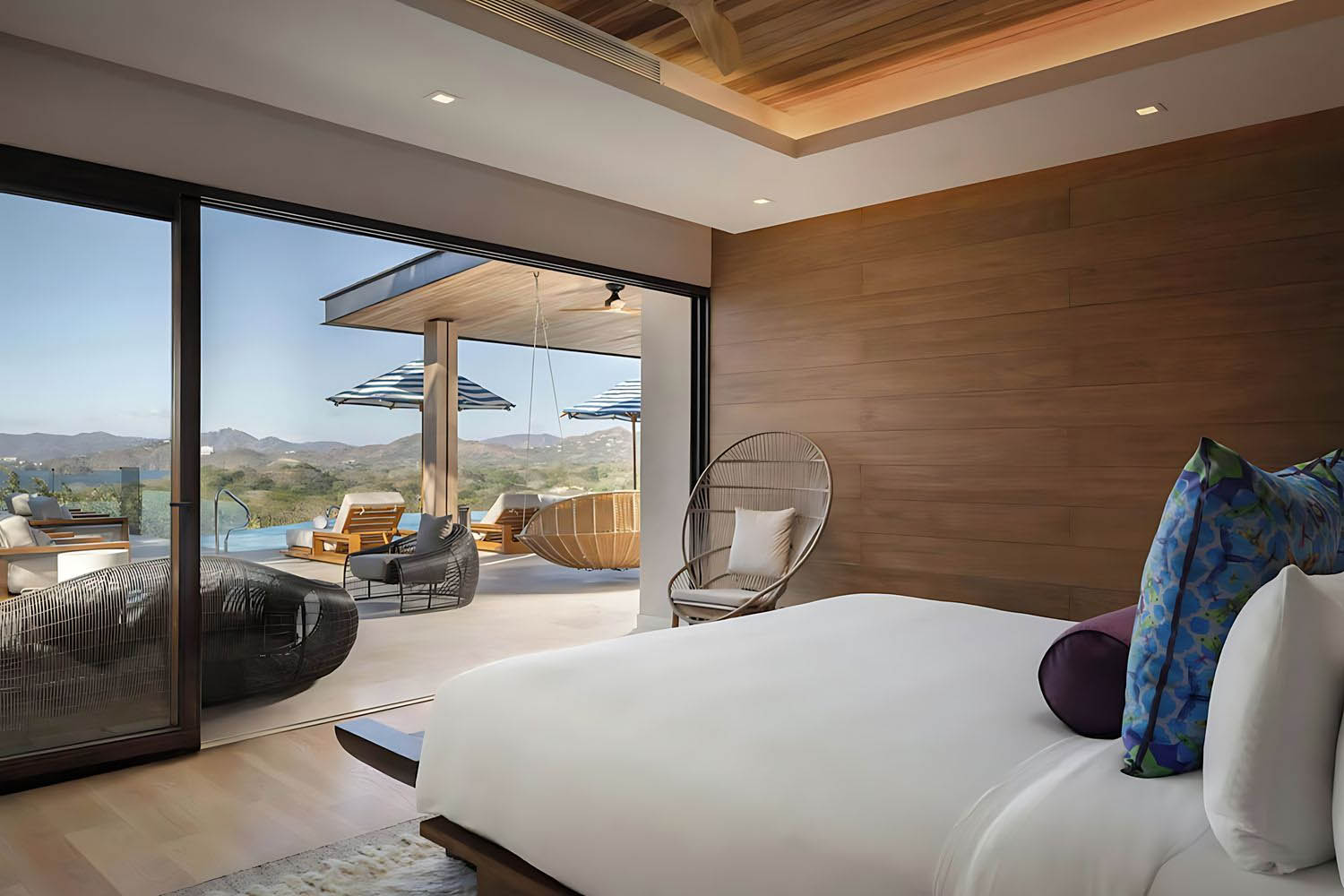 4 Bedroom Residence, Bedroom 1: 1 King, Bedroom 2: 1 King, Bedroom 3: 1 King, Bedroom 4: 2 Queen LuxuriaVacations