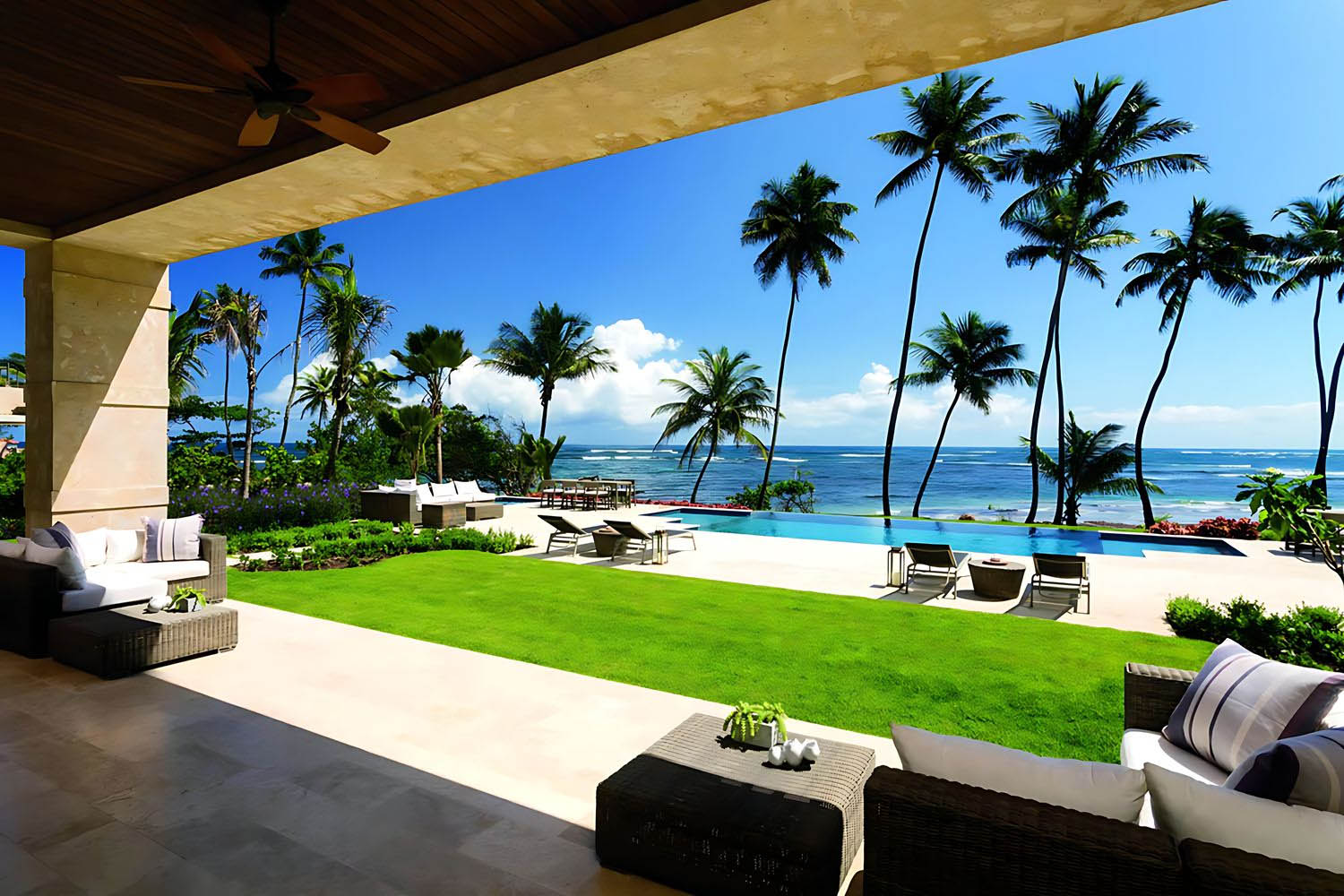 5-bedroom East Beach House 5 bedroom villa, oceanfront, balcony LuxuriaVacations