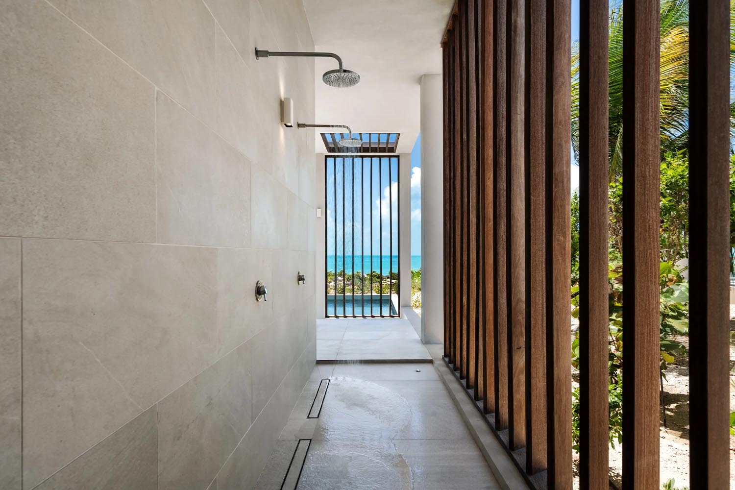 5 Bedroom Ocean Banks Estate LuxuriaVacations