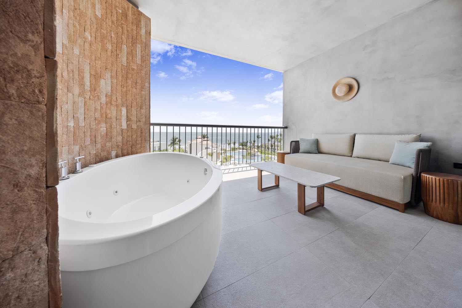 Alcoba Ocean View King LuxuriaVacations