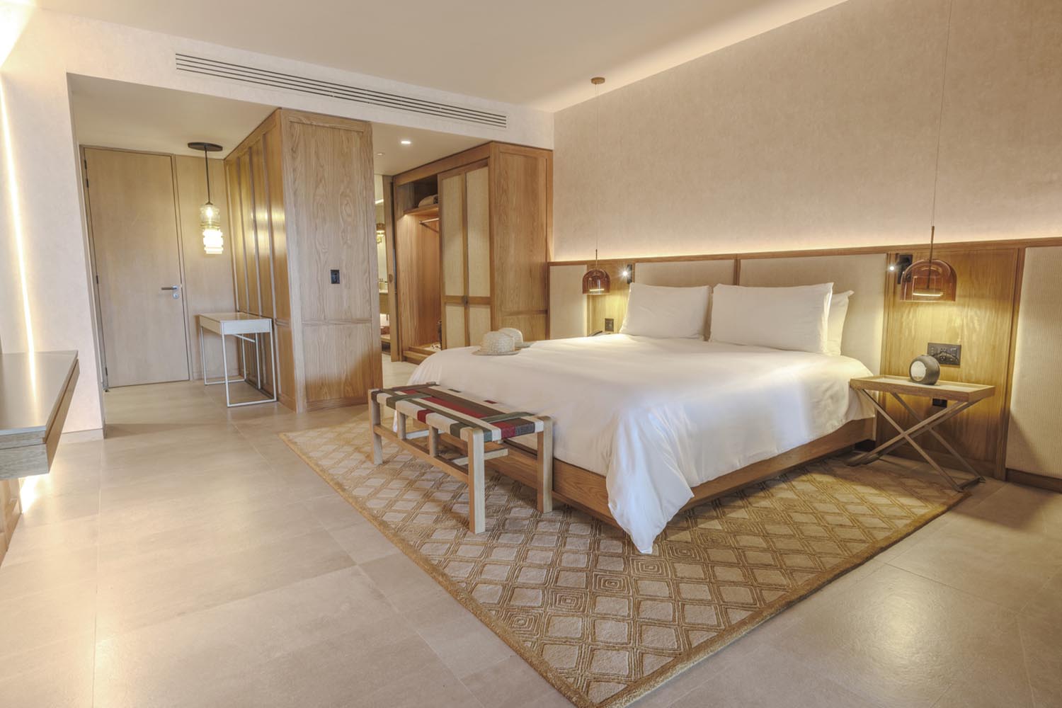 Alcoba Swim Up King LuxuriaVacations