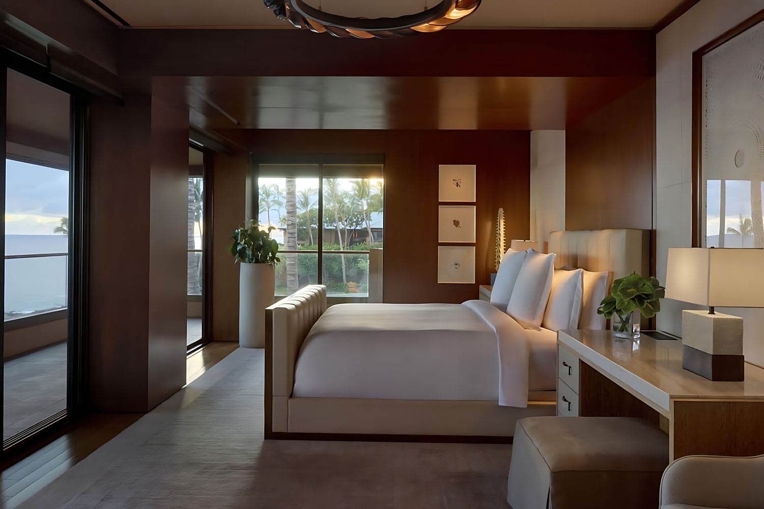 Alii Royal Suite LuxuriaVacations