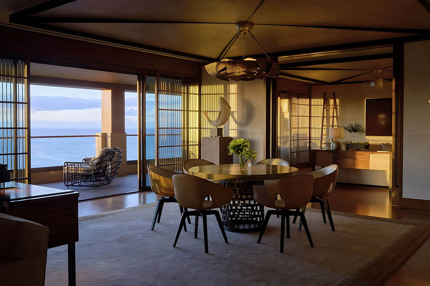 Alii Royal Suite LuxuriaVacations