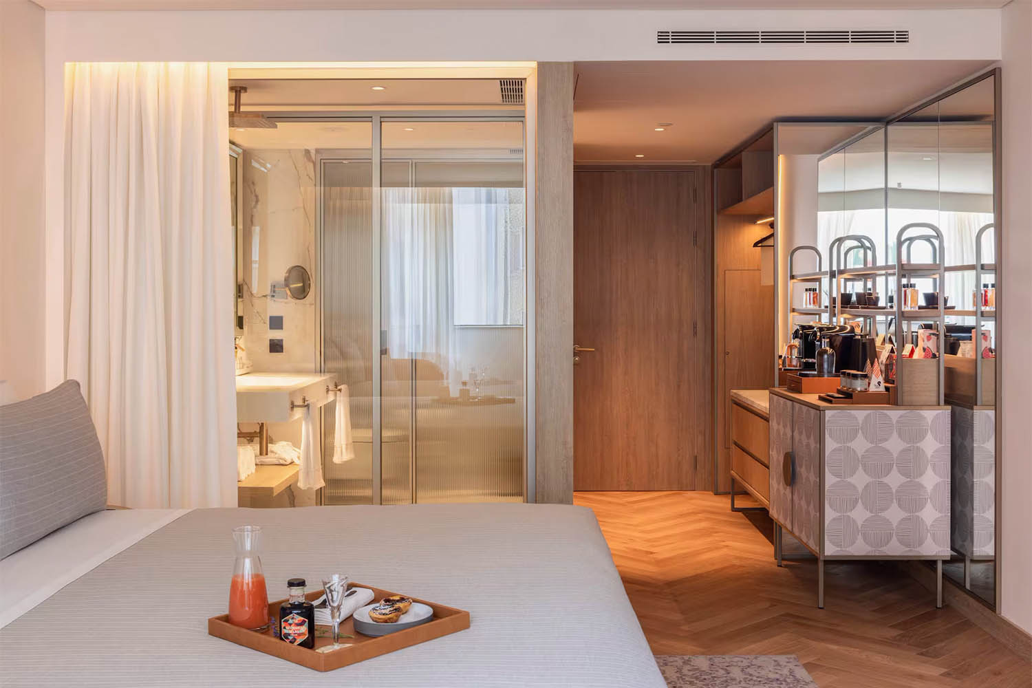 Always ME LuxuriaVacations