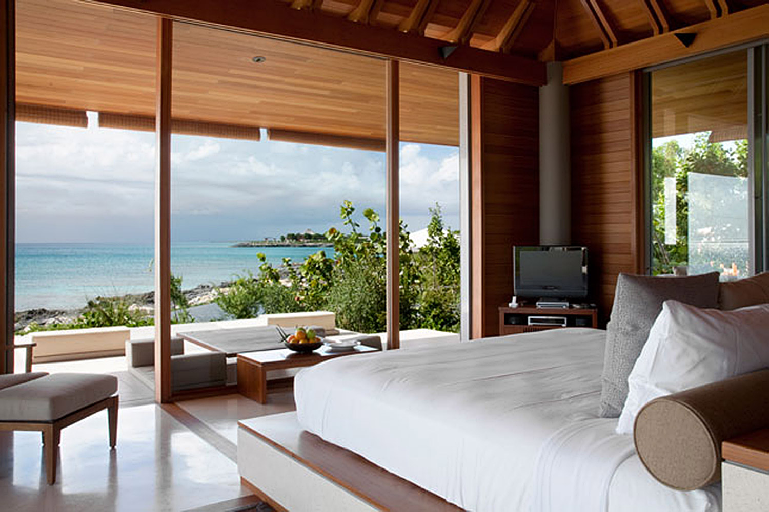 Four Bedroom Ocean Villa LuxuriaVacations