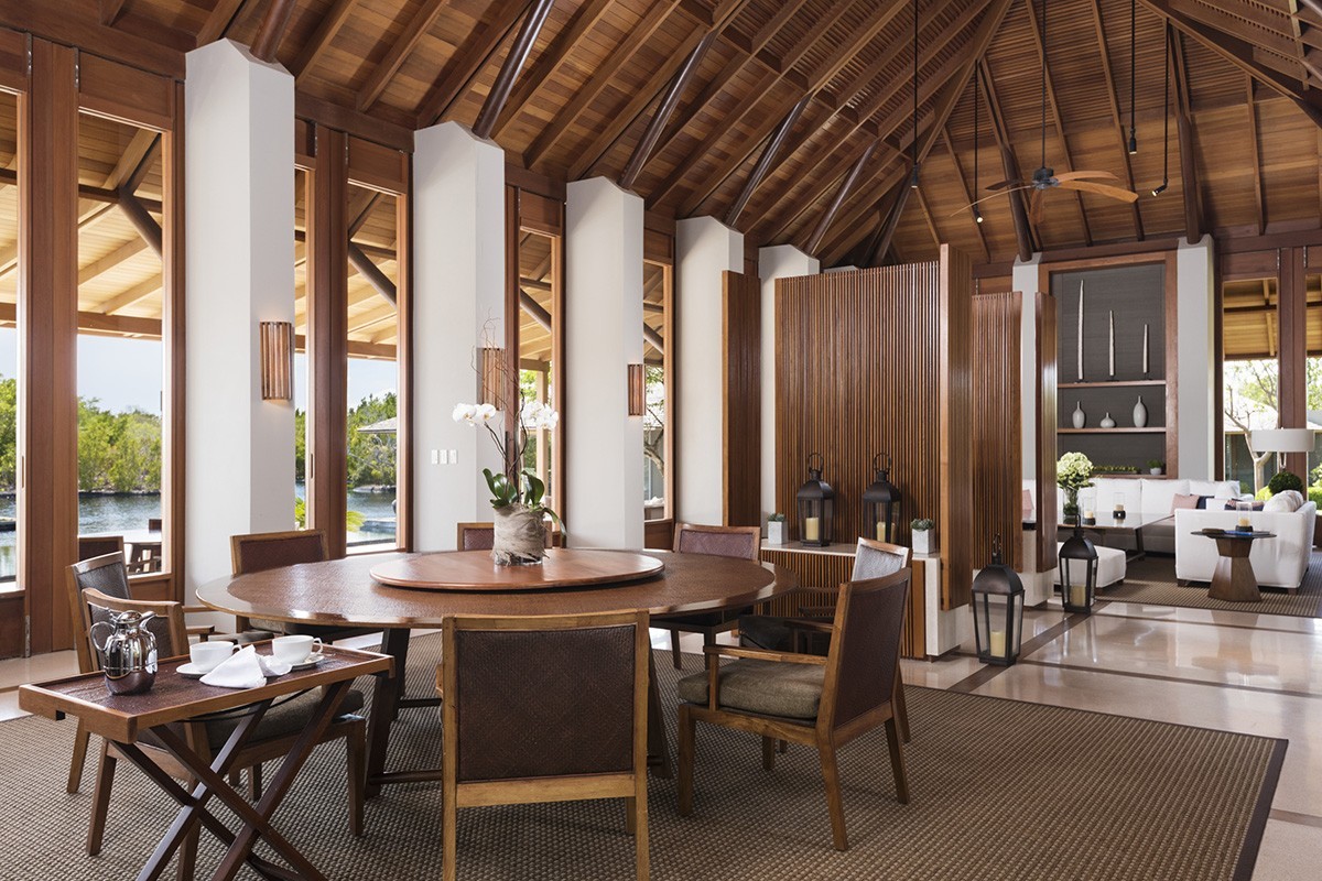 Four Bedroom Ocean Villa LuxuriaVacations