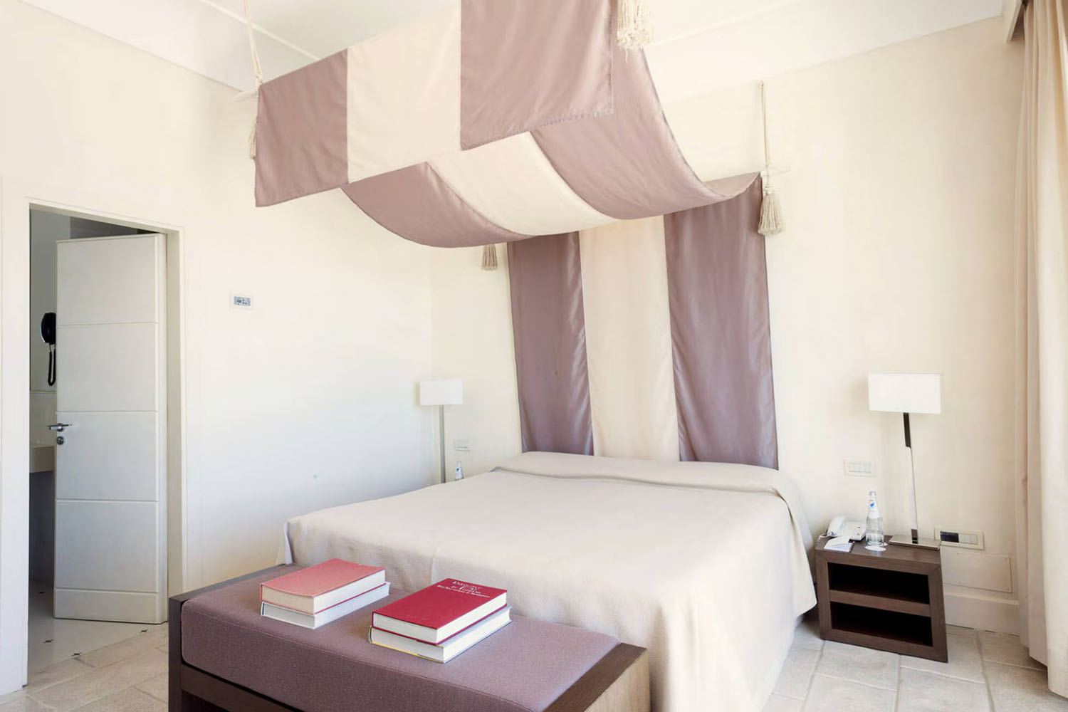Art Suite Sea Side LuxuriaVacations