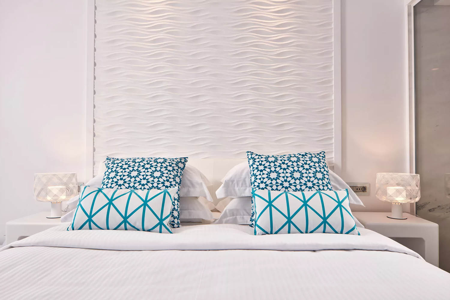 AZURE SUITE LuxuriaVacations