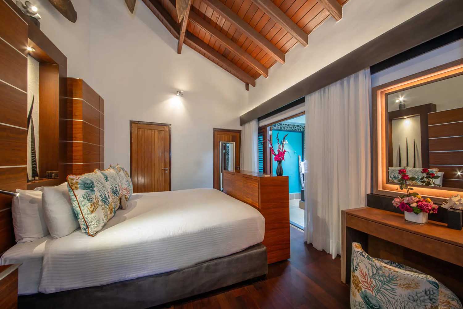 Banyan Tree Room LuxuriaVacations