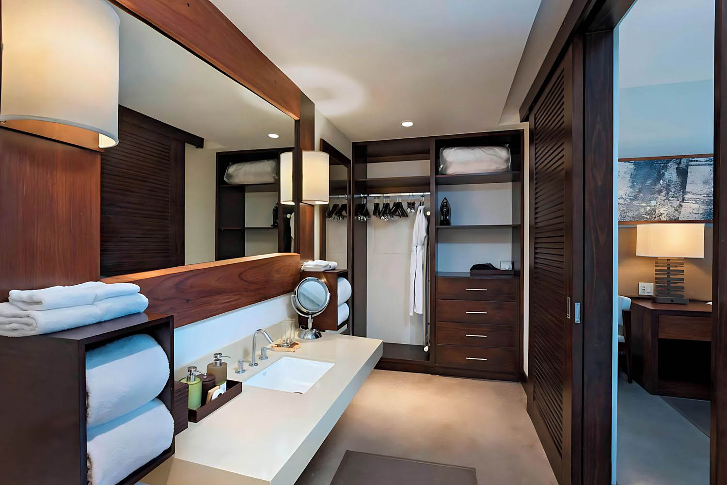 Bark Suite, 1 King, Resort view LuxuriaVacations