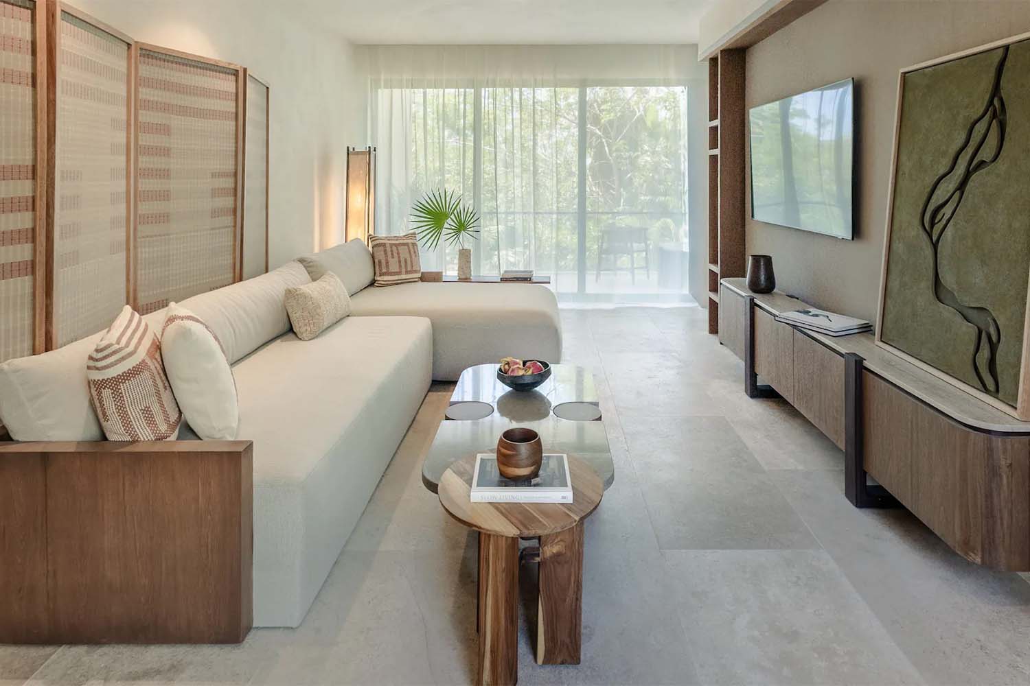 Beach Area Suite LuxuriaVacations