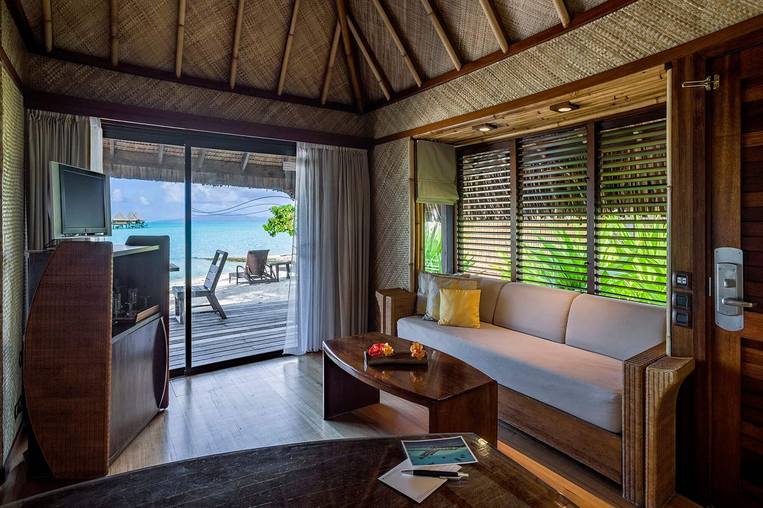 Beach Bungalow Lagoon View - handicapped access LuxuriaVacations