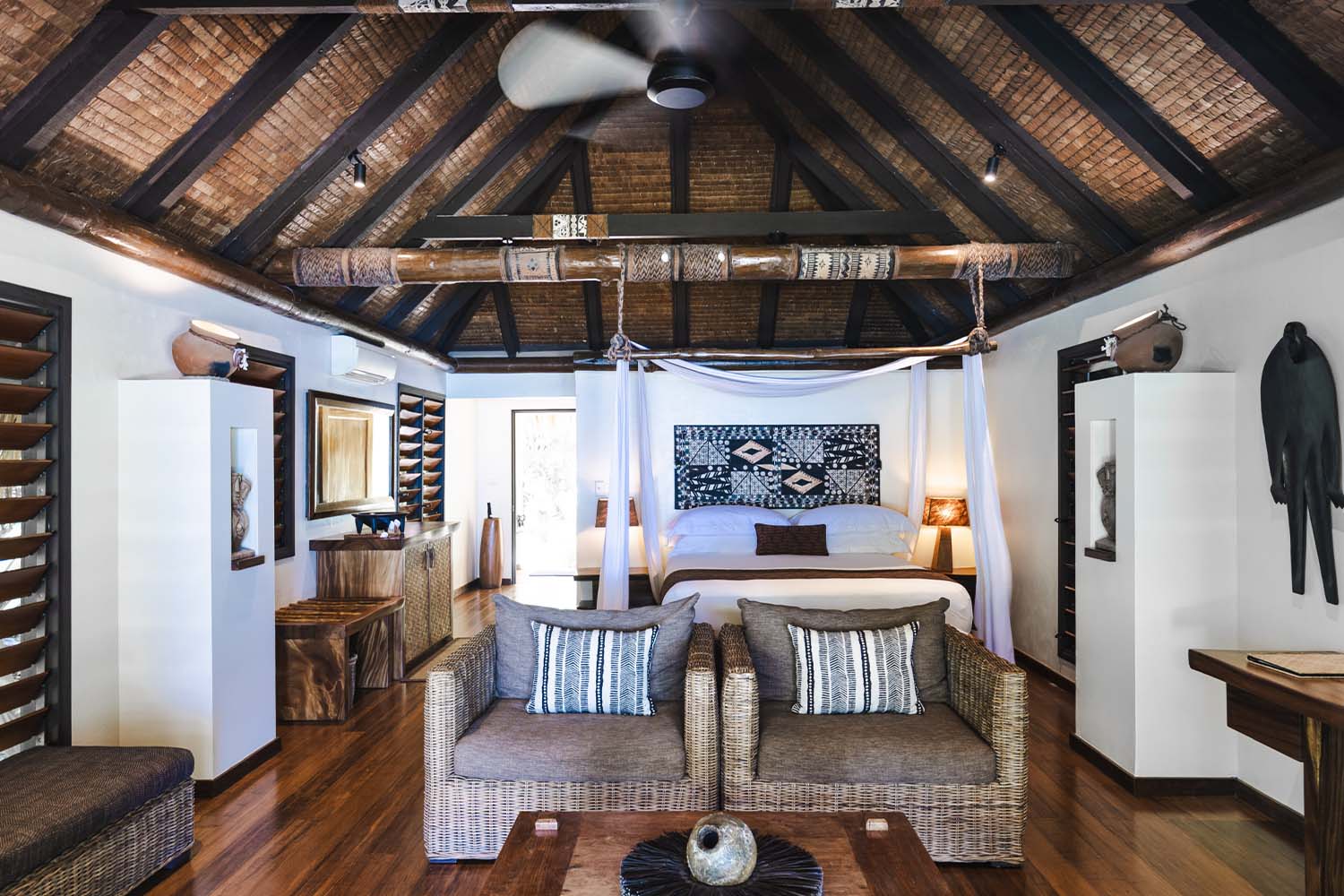 Beachfront Bure LuxuriaVacations