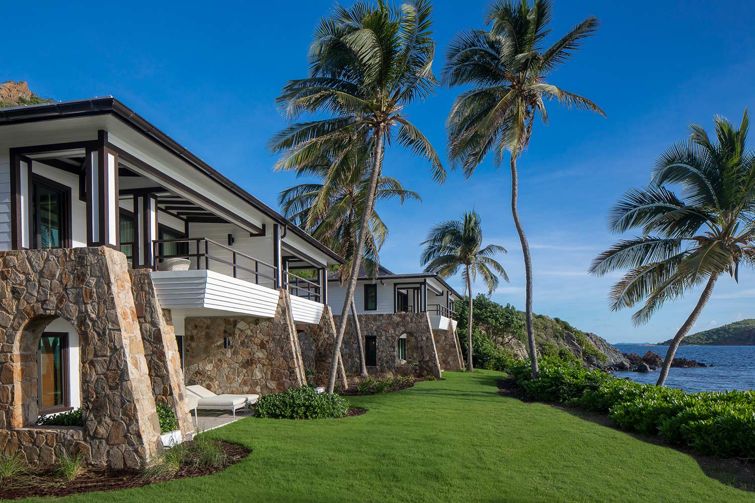 Beachfront Junior Suite LuxuriaVacations
