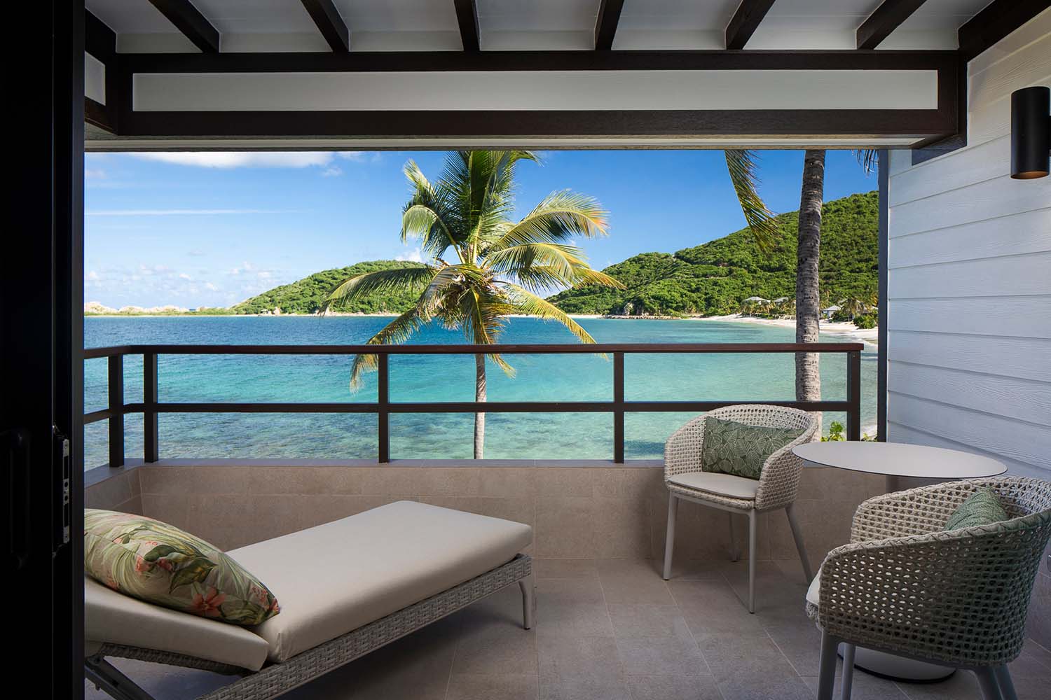 Beachfront Junior Suite LuxuriaVacations