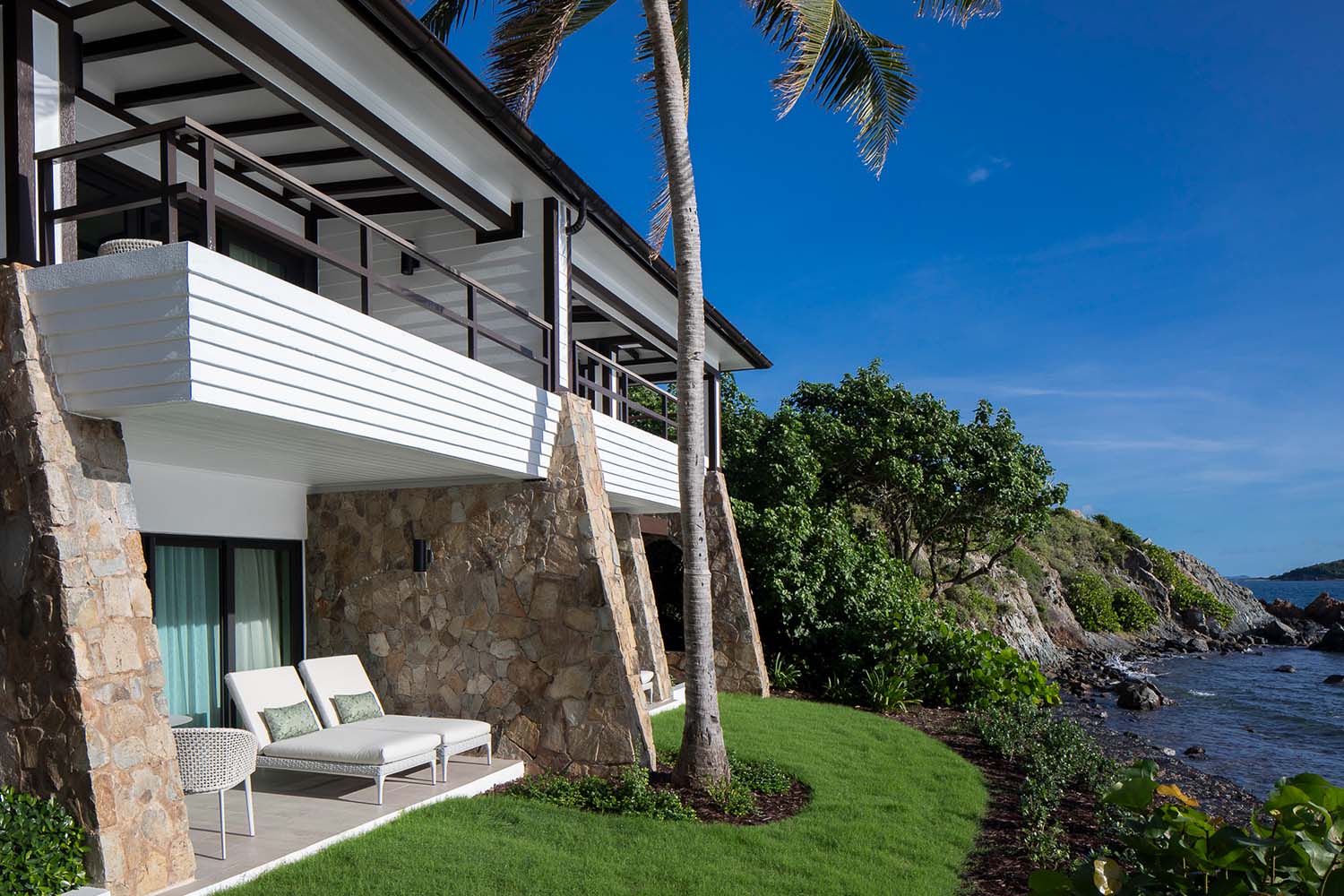 Beachfront Junior Suite LuxuriaVacations